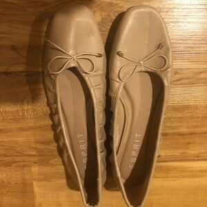 Esprit Women's Beige Loafers